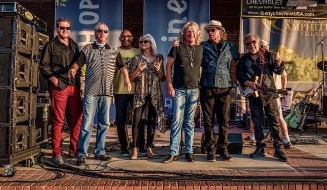 Eddie Stone with the Wet Willie band on stage